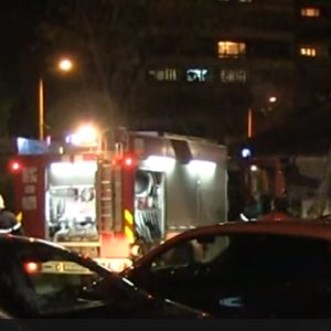 Пожарникари спасиха възрастен мъж от запален апартамент във 